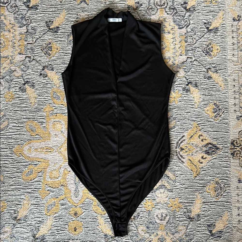 Zara- Sz L- Black Sleeveless Bodysuit
